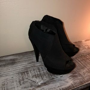 Jessica Simpson Black High Heel